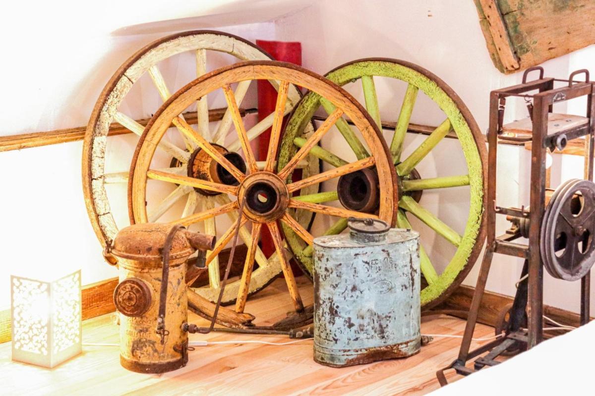 Le Moulin De Chamambard Hotel Saint-Denis-les-Bourg Bagian luar foto